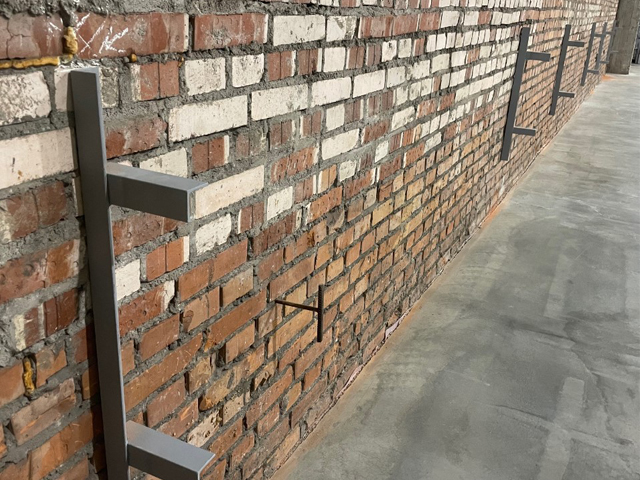 Установка кронштейнов